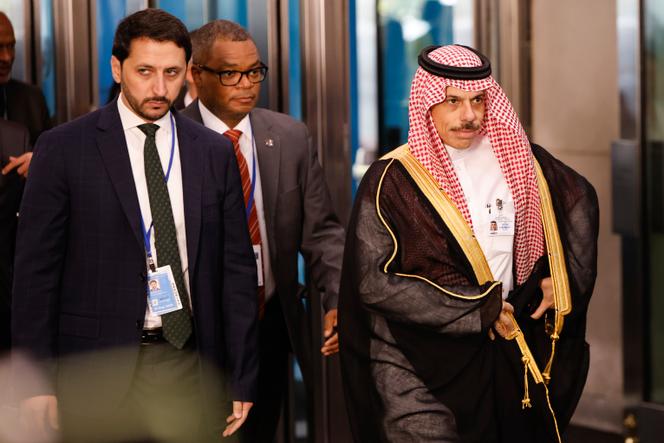 Le ministre des affaires étrangères saoudien, le prince Fayçal Ben Farhan Al Saoud, arrive à la 80e session de l’Assemblée générale des Nations unies, à New York, le 23 septembre 2025.