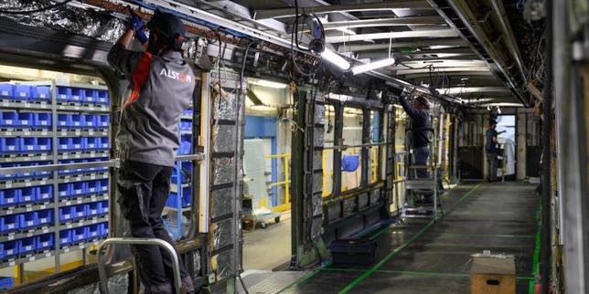 RER B : un plan d’action pour limiter le retard « inacceptable » de livraison des trains d’Alstom