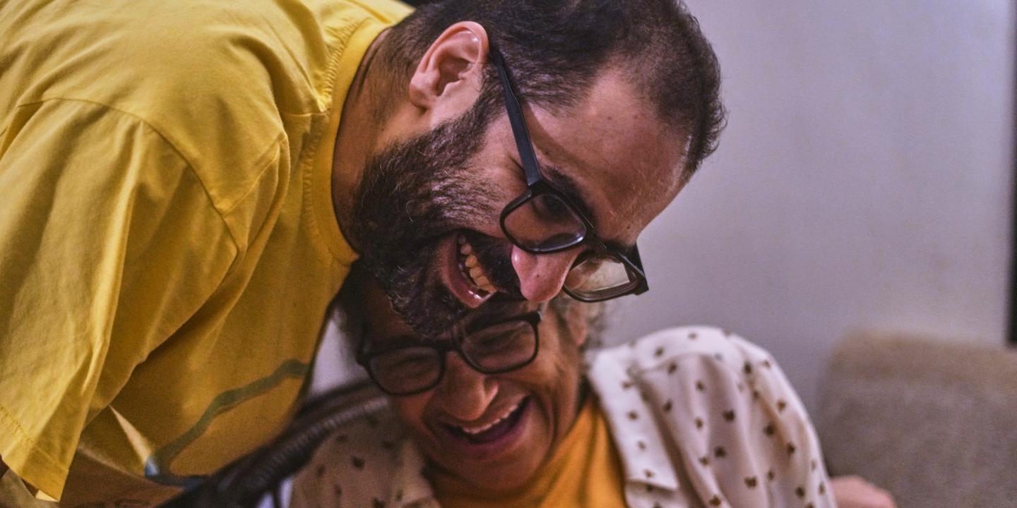 La justice égyptienne autorise le célèbre militant Alaa Abd El-Fattah à voyager à l’étranger