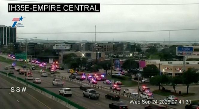 Des voitures de police et des ambulances à Dallas, le 24 septembre 2025.