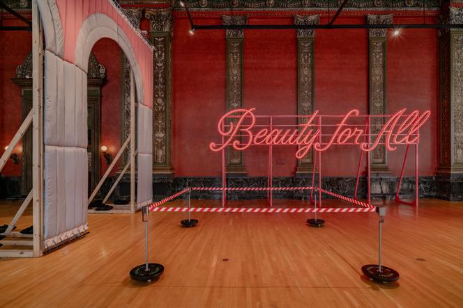 Une œuvre de R&R Studios à l’exposition « Shift : l’architecture à l’heure des changements radicaux », lors de la sixième Biennale d’architecture de Chicago, en septembre 2025.
