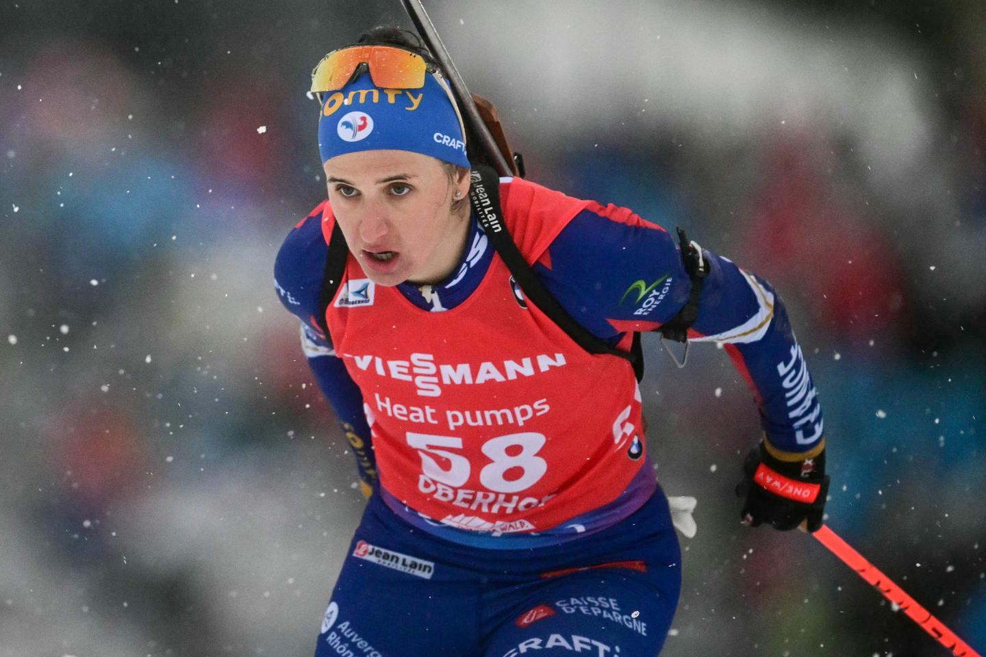 Suspendue après sa condamnation pour vol et fraude, la biathlète Julia Simon reviendra à temps pour les JO 2026 Suspendue après sa condamnation pour vol et fraude, la biathlète Julia Simon reviendra à temps pour les JO 2026