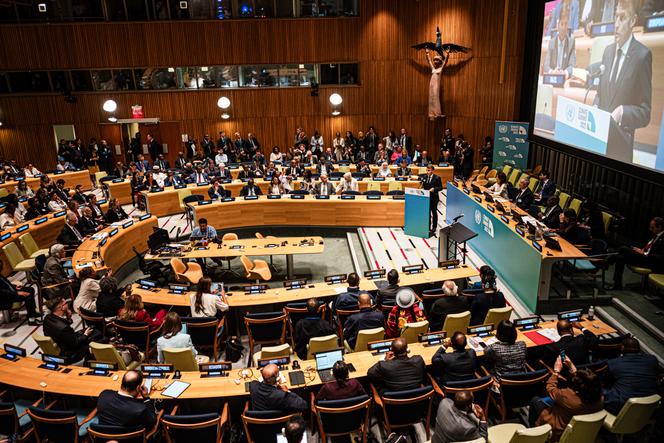 Emmanuel Macron à la tribune du sommet sur le climat, organisé en marge de l’Assemblée générale des Nations unies, au siège de l’ONU, à New York, le 24 septembre 2025.