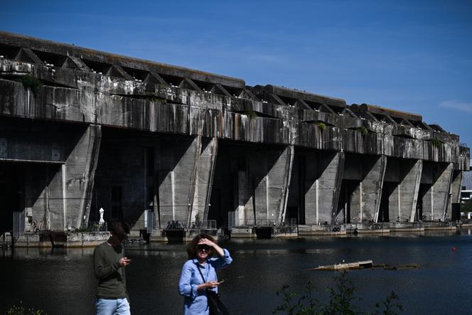 Devant l’ancienne base de sous-marins allemande, à Bordeaux, le 4 juin 2024.