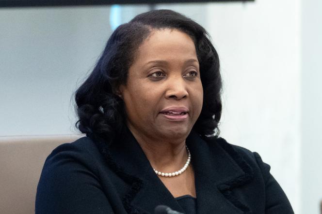 Lisa Cook, lors d’une réunion publique du Conseil des gouverneurs, à Washington, le 25 juin 2025.