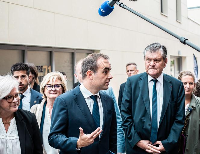 Le premier ministre, Sébastien Lecornu, lors d’une visite à Mâcon, en Saône-et-Loire, le 13 septembre 2025.