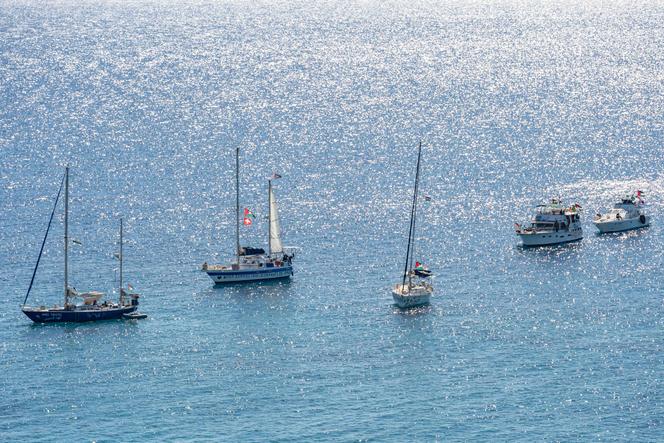 Un groupe de navires de la flottille pour Gaza, à Koufonissi, au sud de la Crète, le 26 septembre 2025.