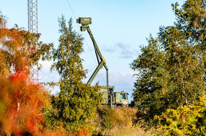 Une installation radar mobile est visible sur le site militaire danois d’Amager, près du village de Dragor, sur la côte d’Oresund, le 26 septembre 2025.
