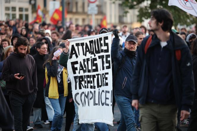 Lors de la manifestation dénonçant le raid violent d’un bar réputé de gauche, à Brest, le 25 septembre 2025.