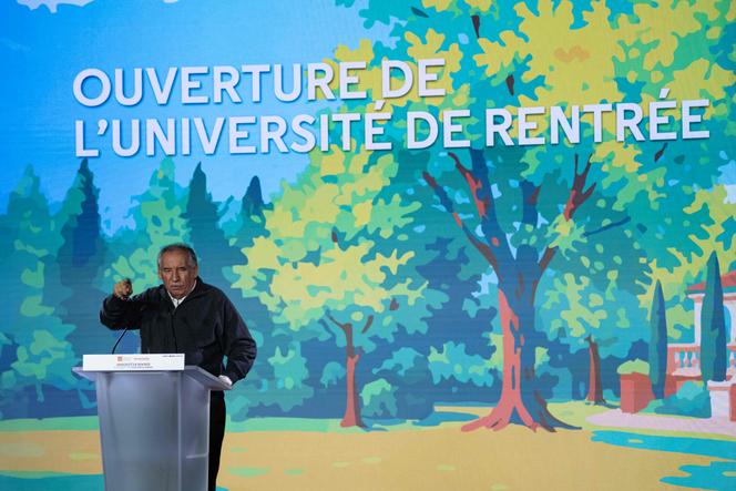 L’ancien premier ministre François Bayrou, lors de l’université d’été du MoDem à L’Isle-sur-la-Sorgue (Vaucluse), le 28 septembre 2025.