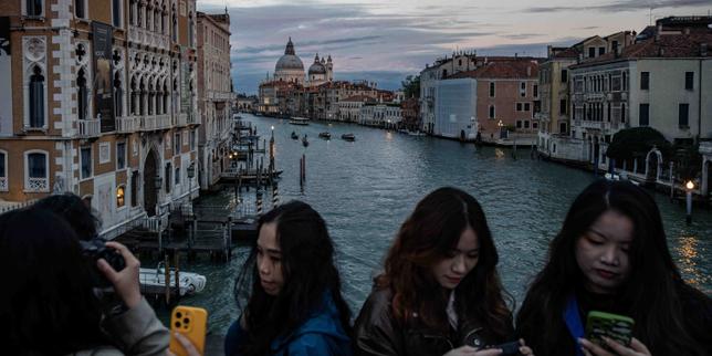 Derrière le redressement du déficit public italien par Meloni, une économie à la peine