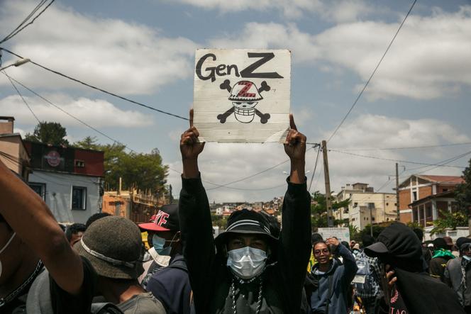 Des manifestants répondant à l’appel du collectif « Gen Z Madagascar » ont a nouveau défilé dans les rues de la capitale malgache samedi 27 septembre 2025.
