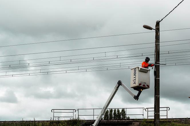 Installation de la fibre à Navilly (Saône-et-Loire), le 24 septembre 2025.