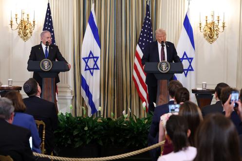 Le premier ministre israélien, Benyamin Nétanyahou, et le président américain, Donald Trump, à la Maison Blanche, à Washington, le 29 septembre 2025.