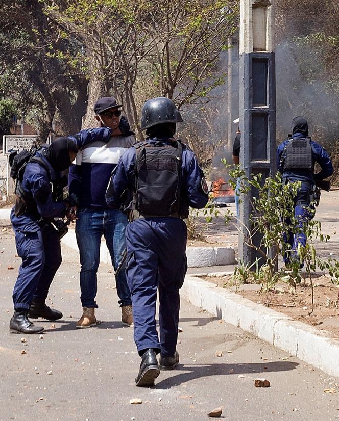 La police malgache lors des manifestations du collectifGen Z Madagascar demandant la démission du président, à Antananarivo, le 29 septembre 2025. 