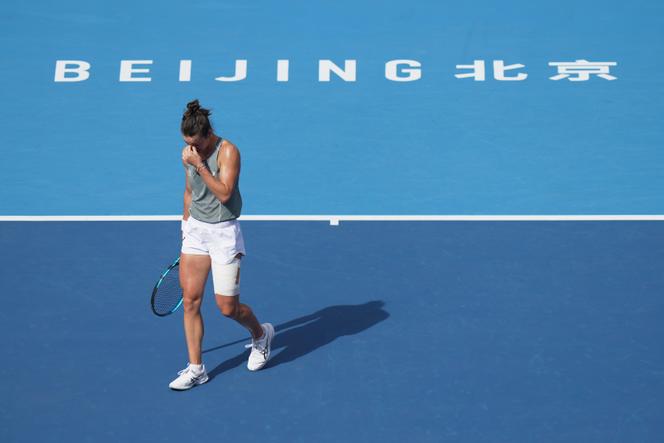 Lois Boisson lors de son match contre Emma Navarro, pendant le tournoi WTA 1000 de Pékin, le 29 septembre 2025.