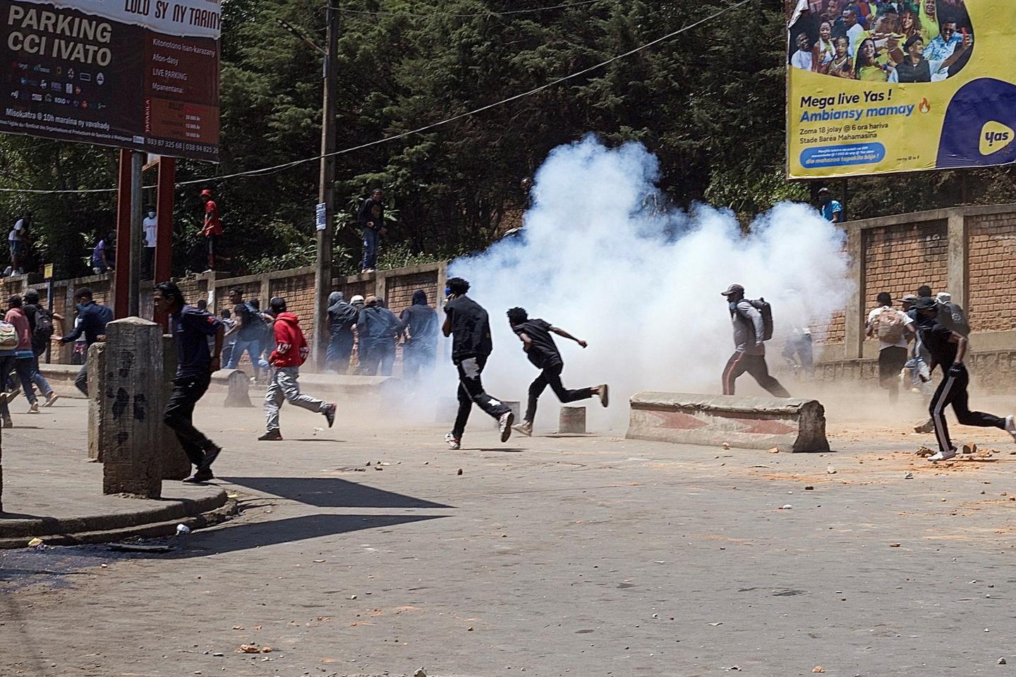 Madagascar president sacks government over deadly protests