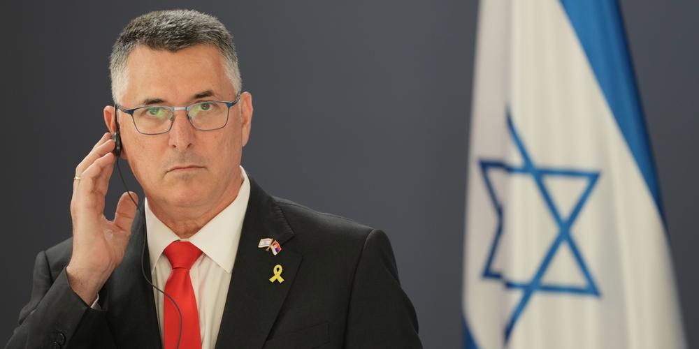 Le ministre des affaires étrangères israélien, Gideon Saar, à Belgrade, en Serbie, le mardi 30 septembre 2025. - DARKO VOJINOVIC / AP