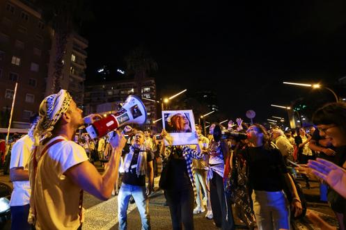 Manifestation devant l’ambassade israélienne de Barcelone (Espagne) après l’arraisonnement de la flottille pour Gaza par Israël, le 1ᵉʳ octobre 2025.