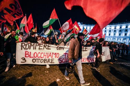 Manifestation dans le centre de Rome après l’arraisonnement de la flottille pour Gaza par Israël, le 1ᵉʳ octobre 2025.