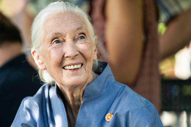 Le Dr Jane Goodall sourit avant de parler à la série de conférences du président de l'Université du Montana à Missoula, Montana, 26 juin 2022.