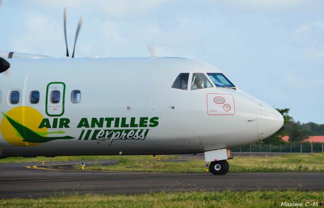 Un avion de la compagnie Air Antilles, à l’aéroport de la Martinique, en 2015.