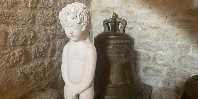A Montcuq, dans le Lot, l’étrange vénération d’une copie du « Manneken-Pis »
