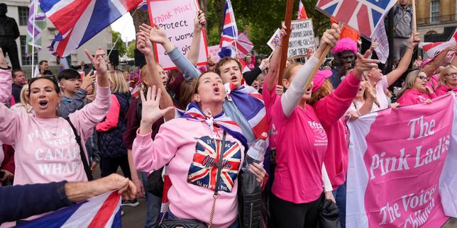 Au Royaume-Uni, les « Pink Ladies » défilent contre la migration « de masse »
