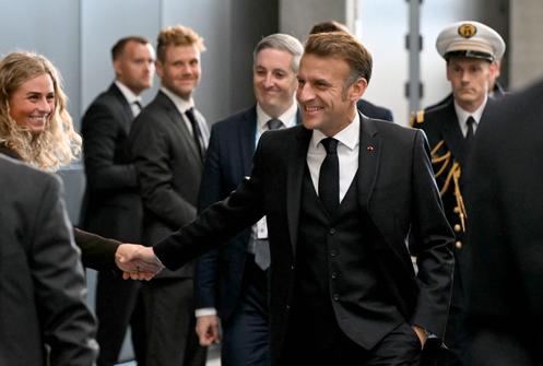 Le président français, Emmanuel Macron, à son arrivée au sommet de la Communauté politique européenne, jeudi 2 octobre à Copenhague.