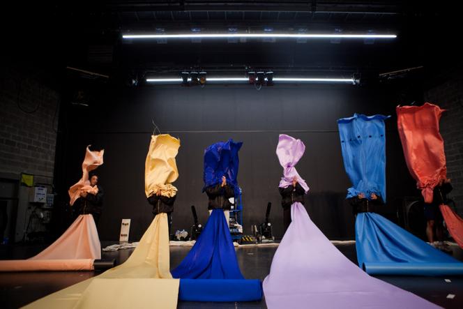 « Inhale Delirium Exhale », de Miet Warlop, au Kunsten Festival des arts de Bruxelles, en mai 2025. 