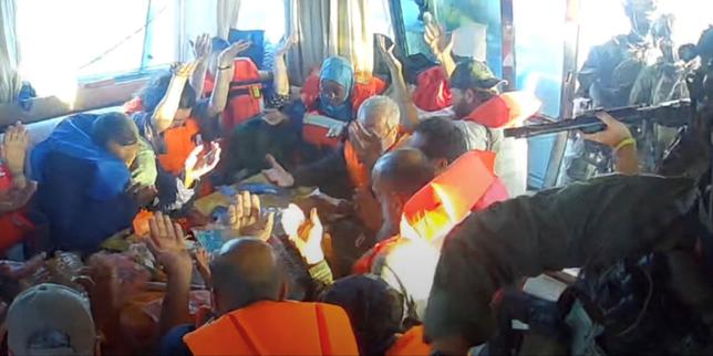 EN DIRECT, Gaza : la flottille humanitaire Global Sumud tente de poursuivre sa route vers Gaza, malgré les interceptions des forces navales israéliennes
