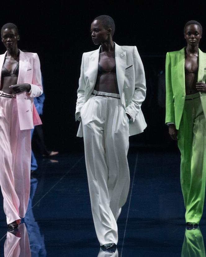 Шоу-бизнес жұлдыздарының тегін жалаңаш суреттері