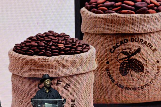 Le président ivoirien, Alassane Ouattara, lors de la cérémonie d’ouverture de la campagne de commercialisation du café et du cacao 2025-2026, au Parc des expositions d’Abidjan (Côte d’Ivoire), le 1ᵉʳ octobre 2025.