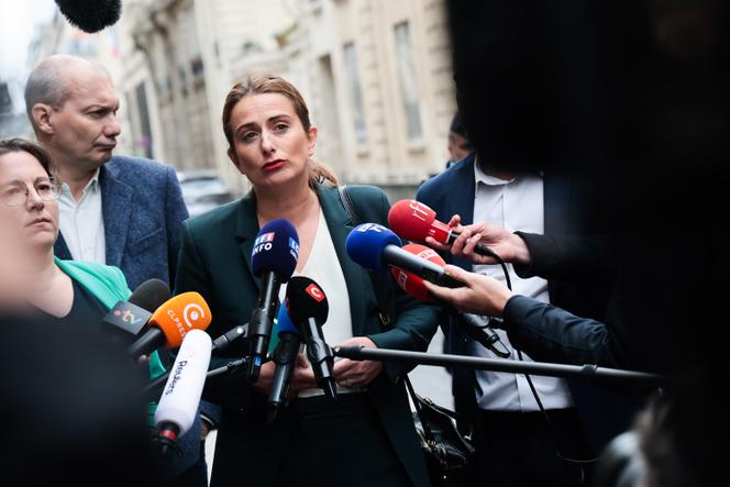 Marine Tondelier avec la présidente du groupe écologiste à l’Assemblée Cyrielle Chatelain et l’eurodéputé David Cormand, à Paris, le 3 octobre 2025.