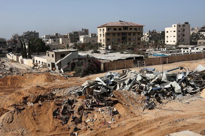 Photo de destructions dans la ville de Gaza, prise&nbsp;pendant un déplacement organisé et encadré par l’armée israélienne, le 3&nbsp;octobre 2025.