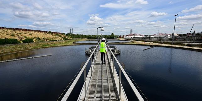 Les Eaux Usées Traitées Pourront Être Utilisées Pour Le Nettoyage Des Voiries, Des Quais De Déchetterie Ou Des Bennes À Ordures, Selon Un Arrêté