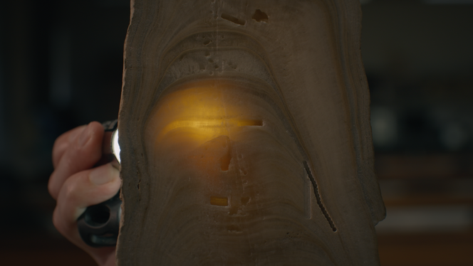Image extraite du documentaire « Scanning History, l’archéologie du futur. Les rouleaux d’argent de Ketef Hinnom », d’Edgar Josue Ortiz Cordero.