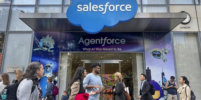 In the United States, AI is already upending the job market as predictions of a 'jobs apocalypse' multiply