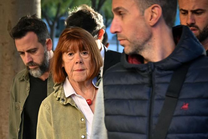 Gisèle Pelicot arrive au tribunal de Nîmes, pour assister au procès en appel dans l’affaire du viol de Mazan, le 7 octobre 2025.
