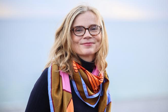 L’actrice française Isabelle Carré au Festival Cinéroman, sur la promenade des Anglais à Nice, le 1ᵉʳ octobre 2025.