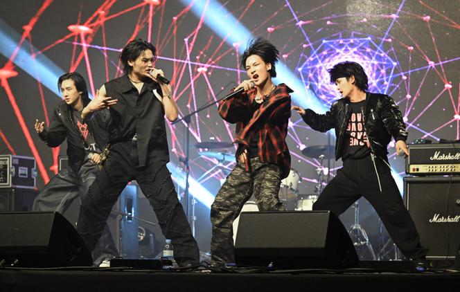 Kenny, Aito, Hyuk et Seok du groupe 1Verse en concert lors du festival de musique à Suwon (Corée du Sud), en novembre 2024.