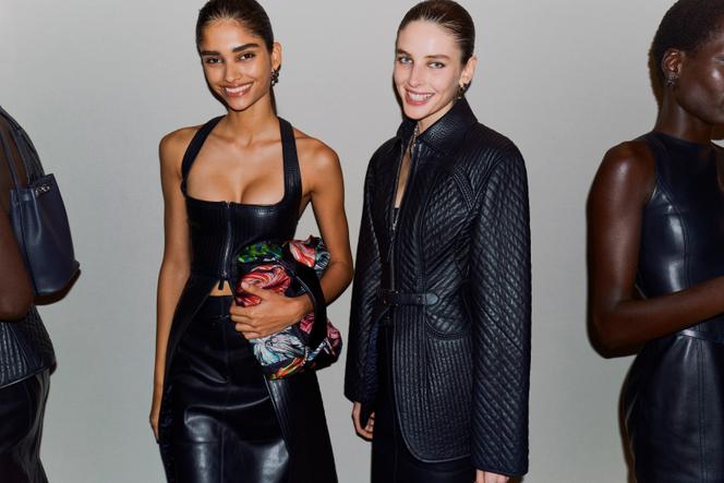 Coulisses du défilé printemps-été 2026 de Hermès, à Paris, le 4 octobre 2025.