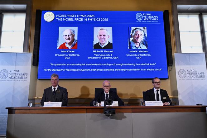 A l’Académie royale des sciences de Suède, à Stockholm, où le prix Nobel de physique a été attribué à John Clarke, Michel H. Devoret et John M. Martinis, le 7 octobre 2025.