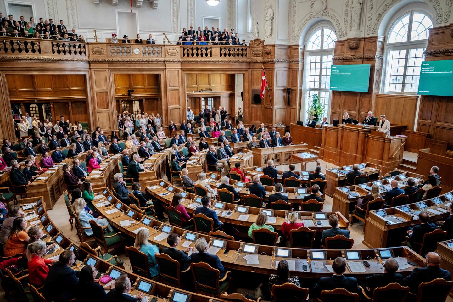 Interdiction des réseaux sociaux aux moins de 15 ans : le Danemark mène l’offensive contre les écrans