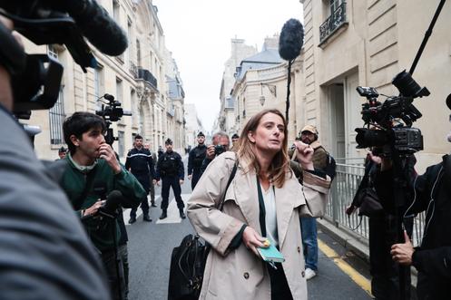 La cheffe des Ecologistes, Marine Tondelier, devant Matignon, à Paris, le 8 octobre 2025.