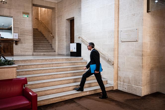 Le président du parti Les Républicains (LR), Bruno Retailleau, après une réunion du groupe LR, au Sénat, à Paris, le 7 octobre 2025.