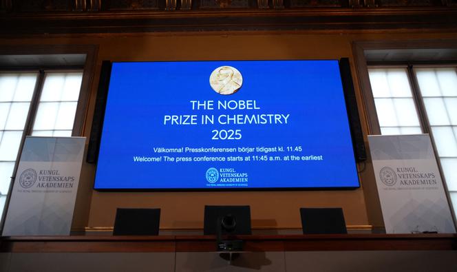 Lors de l’annonce du prix Nobel de chimie, à l’Académie royale des sciences de Suède, à Stockholm, le 8 octobre 2025.
