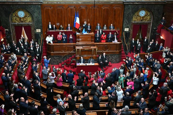 Par 780 voix contre 72, les députés et sénateurs réunis en Congrès à Versailles votent pour inscrire dans la Constitution la liberté de recourir à l’interruption volontaire de grossesse, le 4 mars 2024.