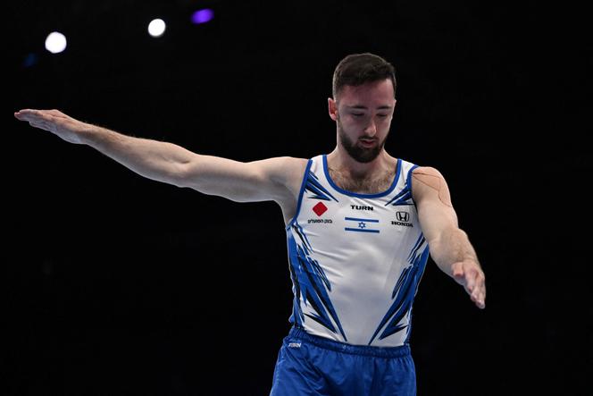 Le gymnaste israélien Artem Dolgopyat, lors de la finale masculine au sol, au Championnats du monde de gymnastique artistique, à Anvers, en Belgique, le 7 octobre 2023.