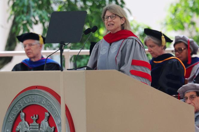 La présidente du MIT, Sally Kornbluth, lors d’une cérémonie de remise des diplômes au MIT à Cambridge (Massachusetts), le 30 mai 2024.